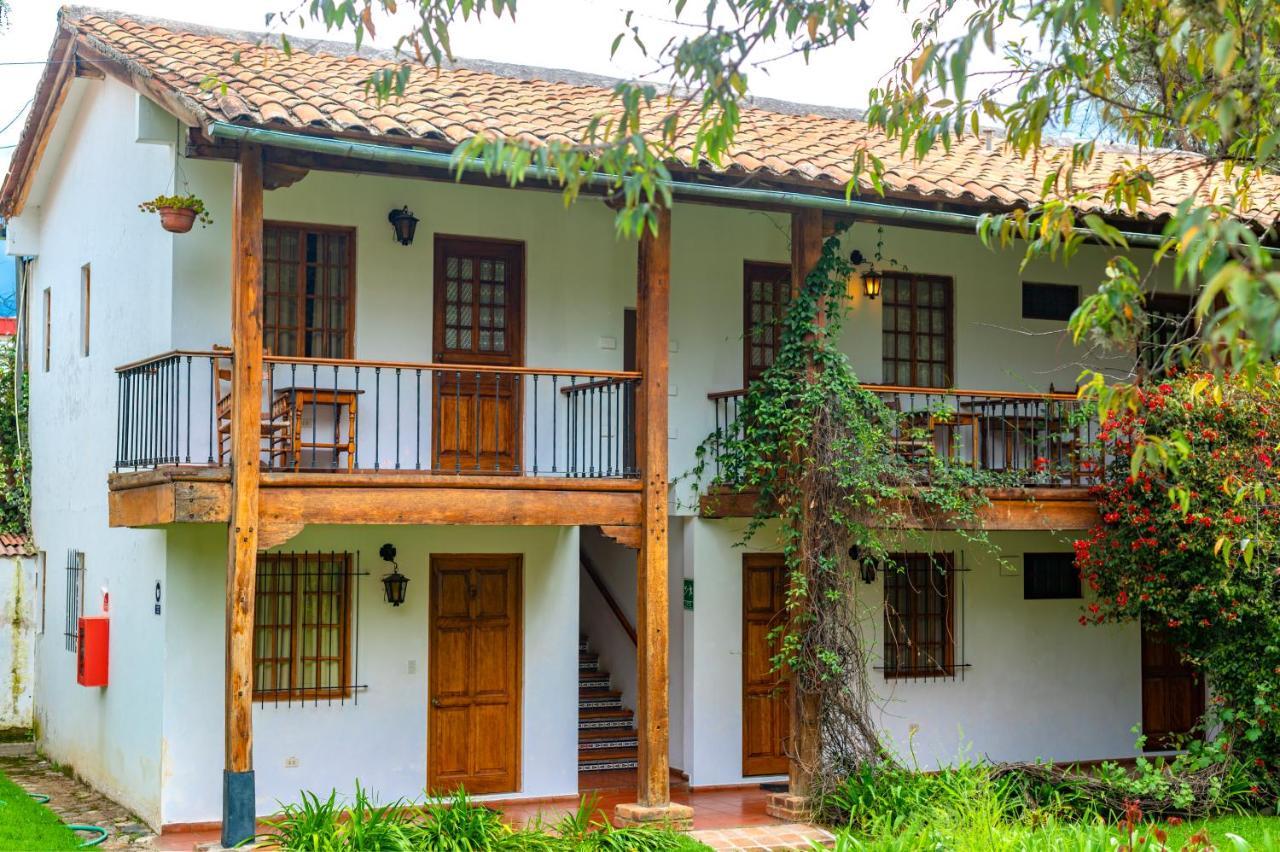 Hotel El Patio De Monterrey Уарас Экстерьер фото