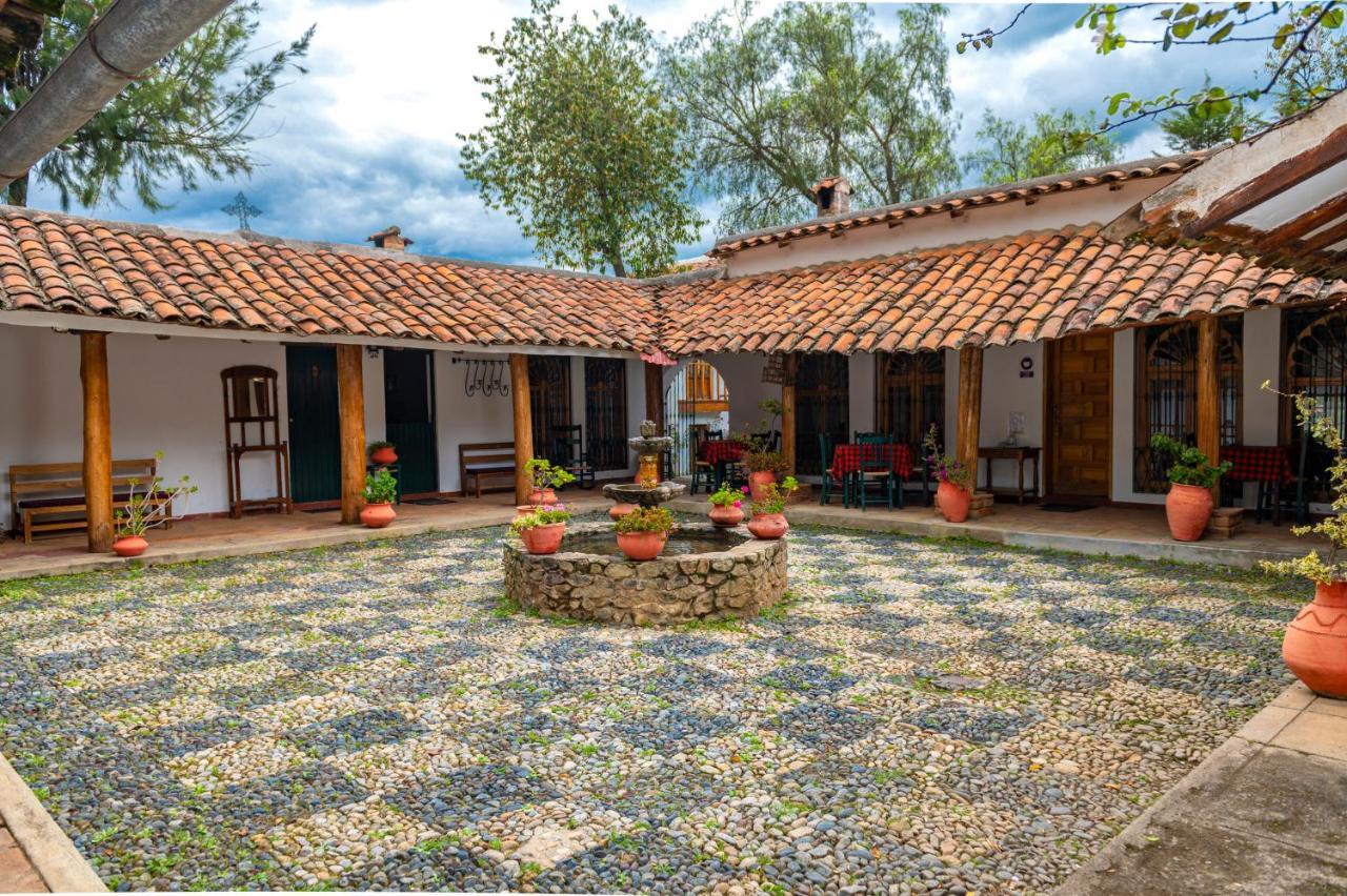 Hotel El Patio De Monterrey Уарас Экстерьер фото
