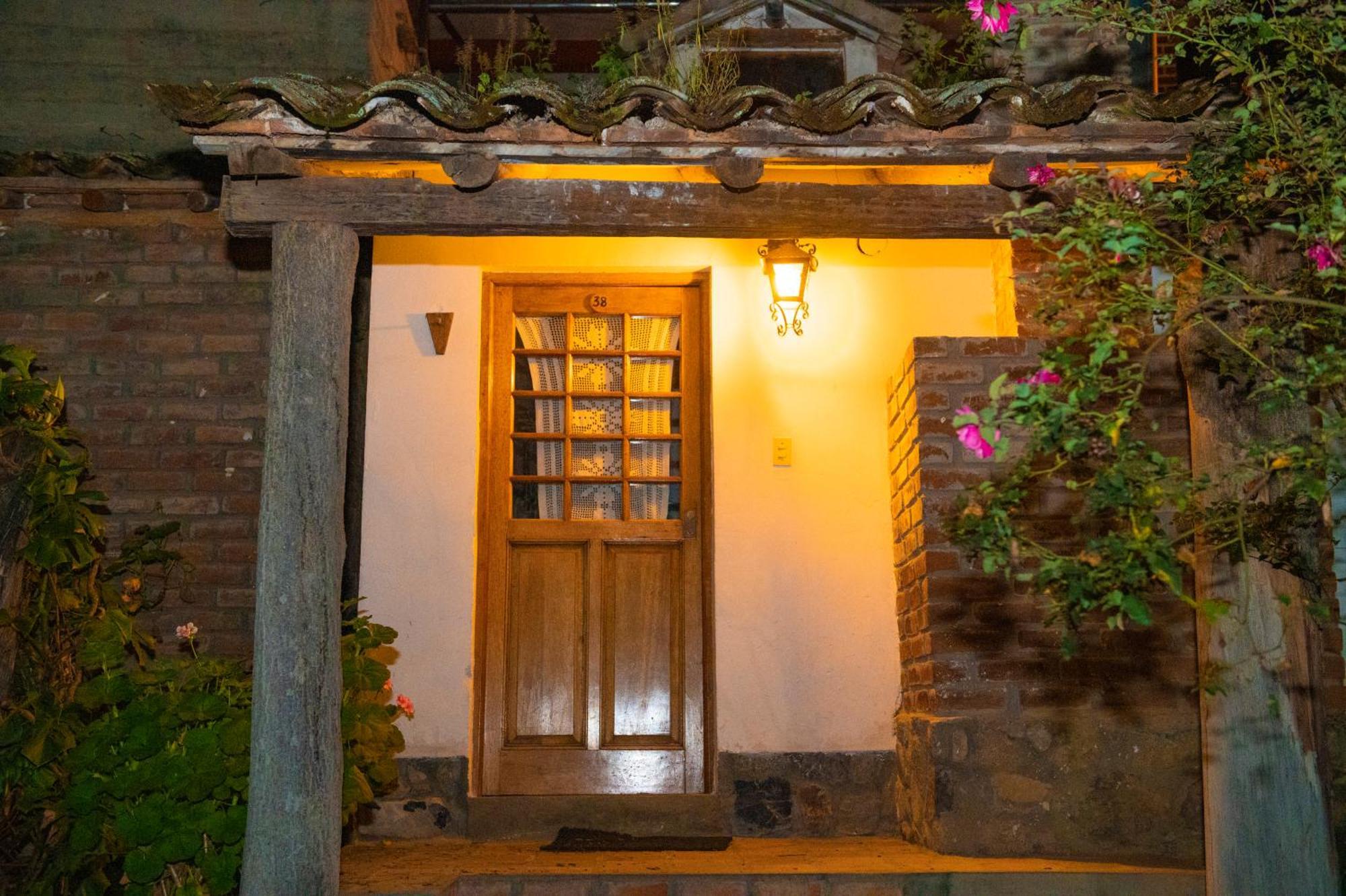 Hotel El Patio De Monterrey Уарас Экстерьер фото
