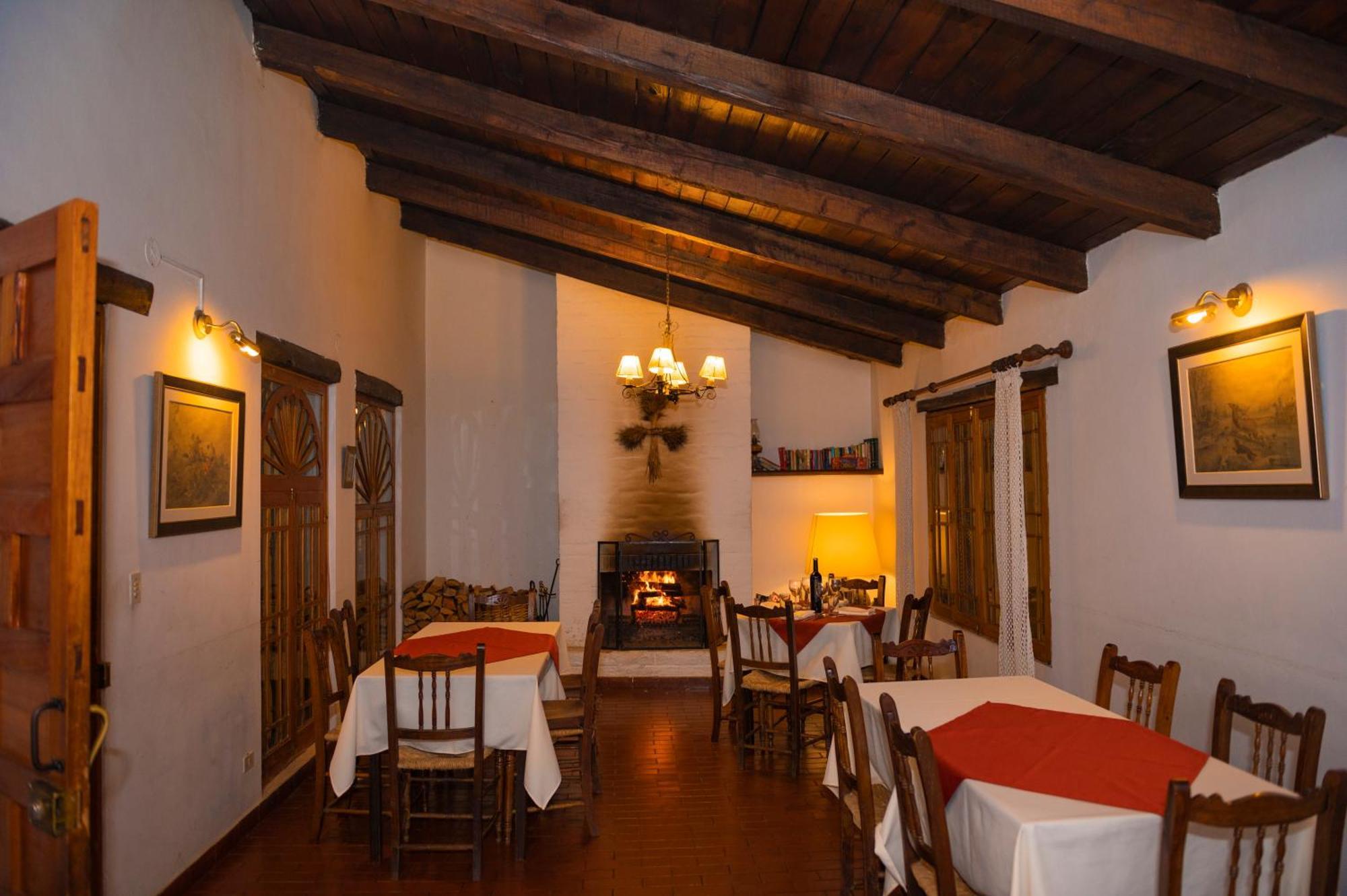 Hotel El Patio De Monterrey Уарас Экстерьер фото