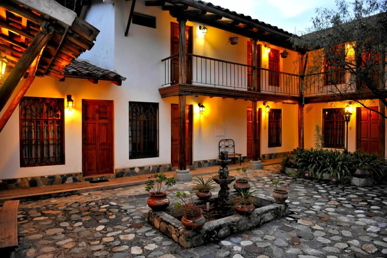 Hotel El Patio De Monterrey Уарас Экстерьер фото